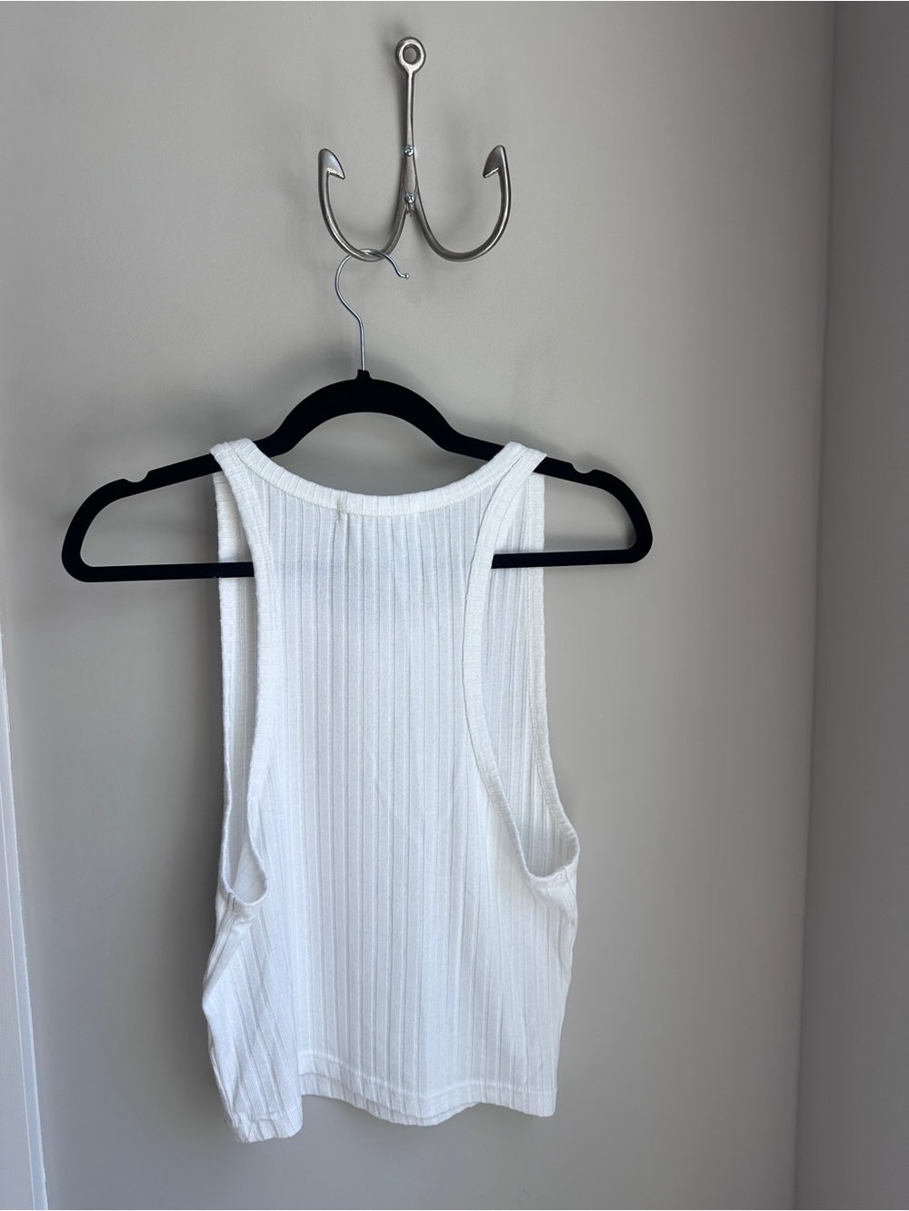 Ripcurl White Ribbed Scoop Cropped Tank - Picture 4 of 6